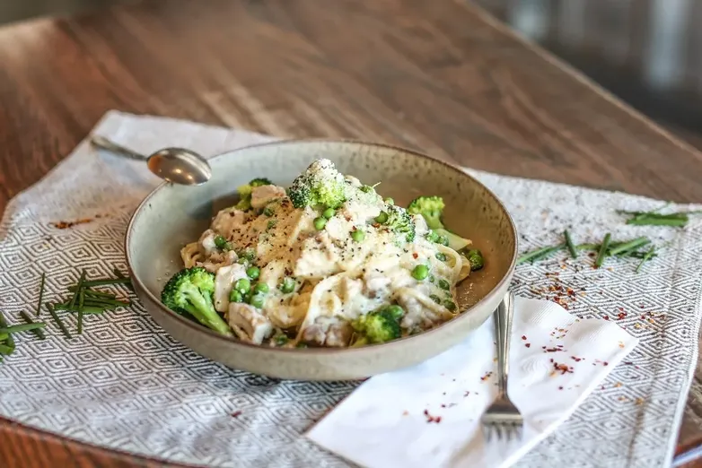 Chicken Alfredo image