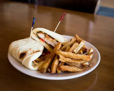 1815 Chicken on Naan image