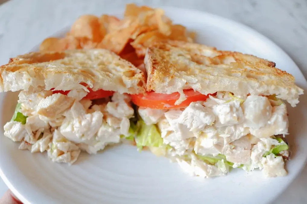 VESTER Chicken Sandwich image