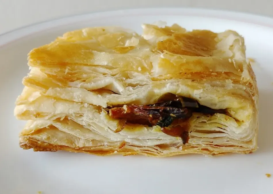 Vegetable Curry Puff image
