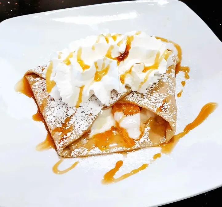 Peaches w/Vanilla Yoghurt, wh. cream image
