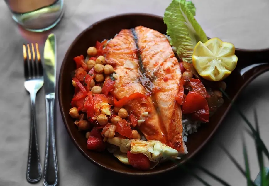 Corner Cafe & Bakery Riverdale, NYC Large primavera pizza