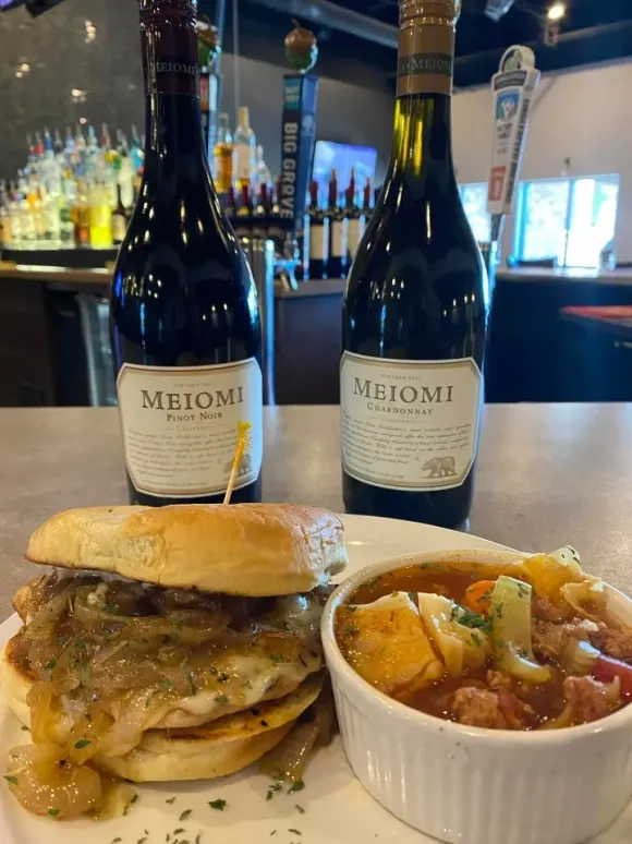 1850 Patio and Grill in Waterloo, IA Toast