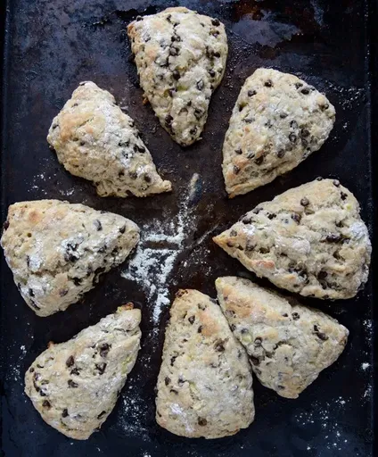 Catering : A TRAY OF SIX SCONES image