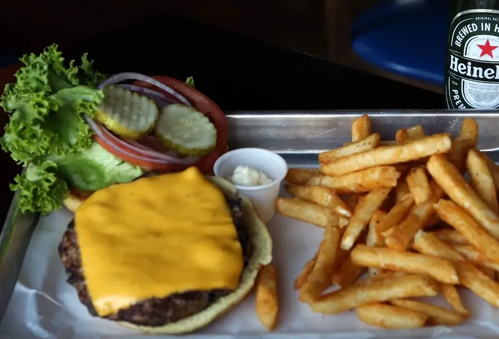 Cheeseburger image
