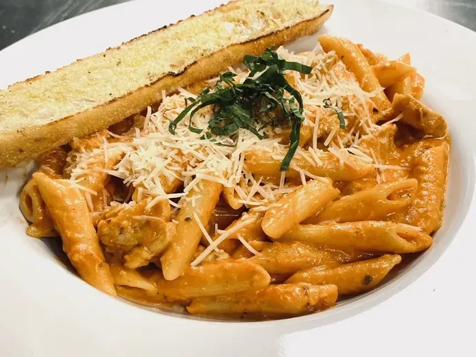 Pollo Penne Alla Vodka image