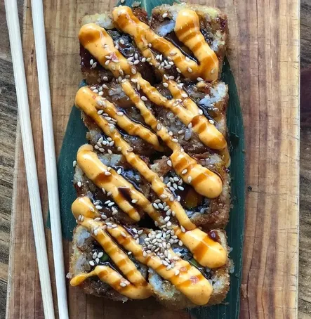 Crispy Salmon Roll image