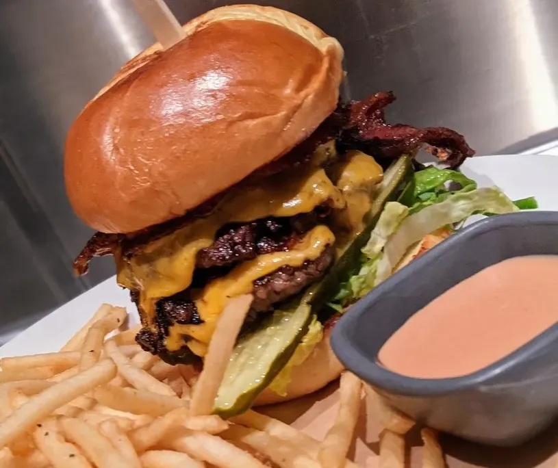 T&V Smashburger image