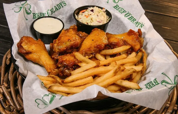 Traditional Wing Basket image