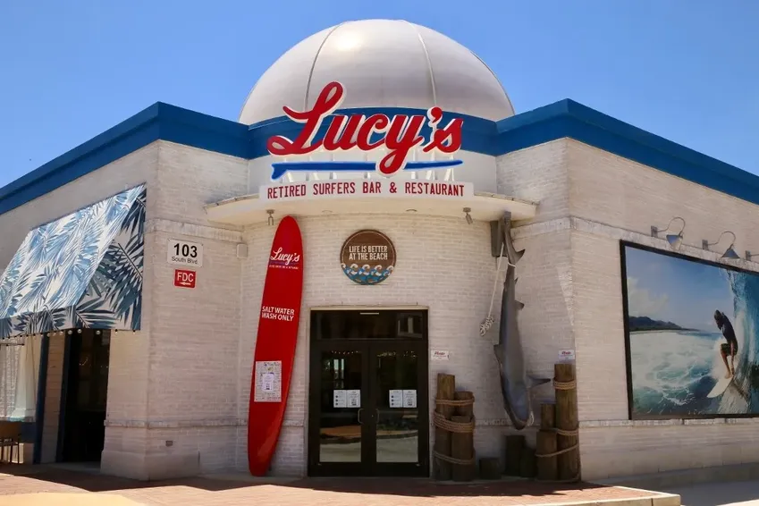 Lucy's Retired Surfers Bar and Restaurant image