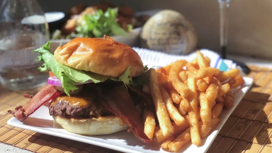 4th Street 1/2 Pounder image