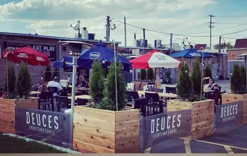 Deuces Sports Bar & Grill Toast