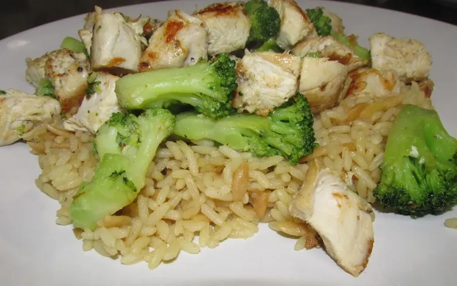 Chicken Broccoli Stir Fry image