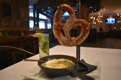 OAK Pretzel image