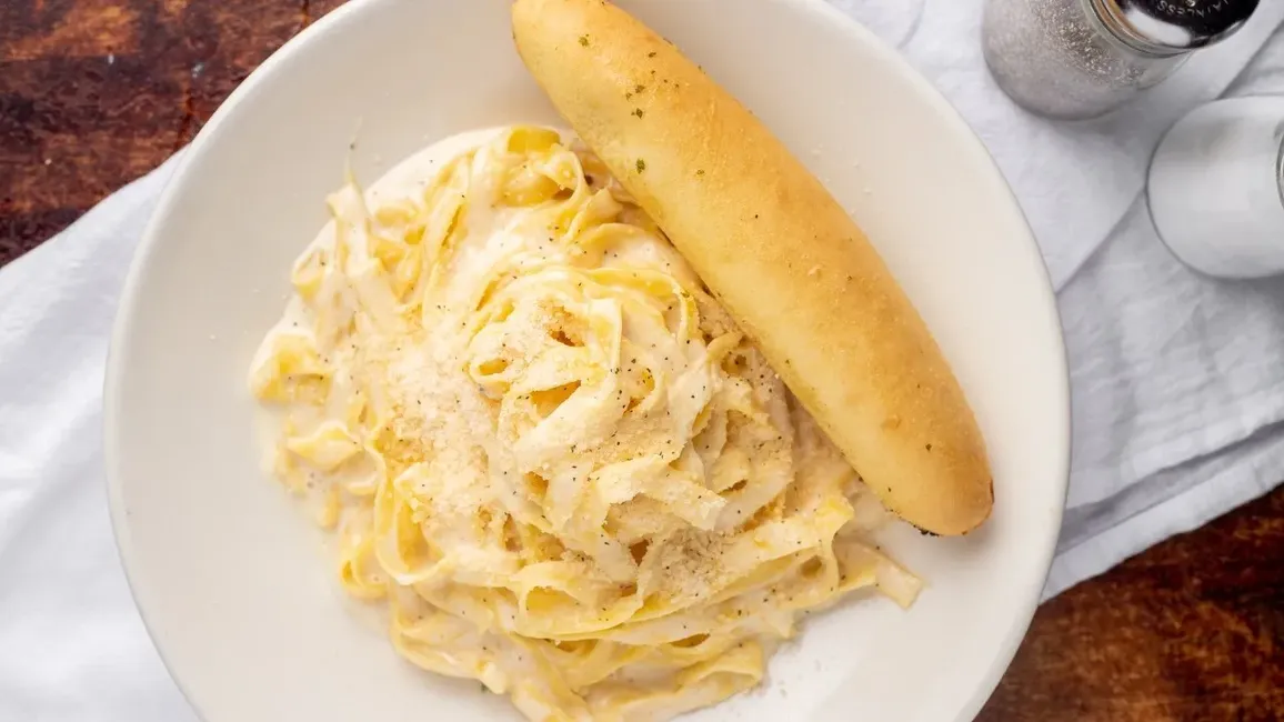 Fettuccine Alfredo image