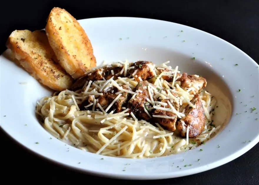 Chicken Alfredo image