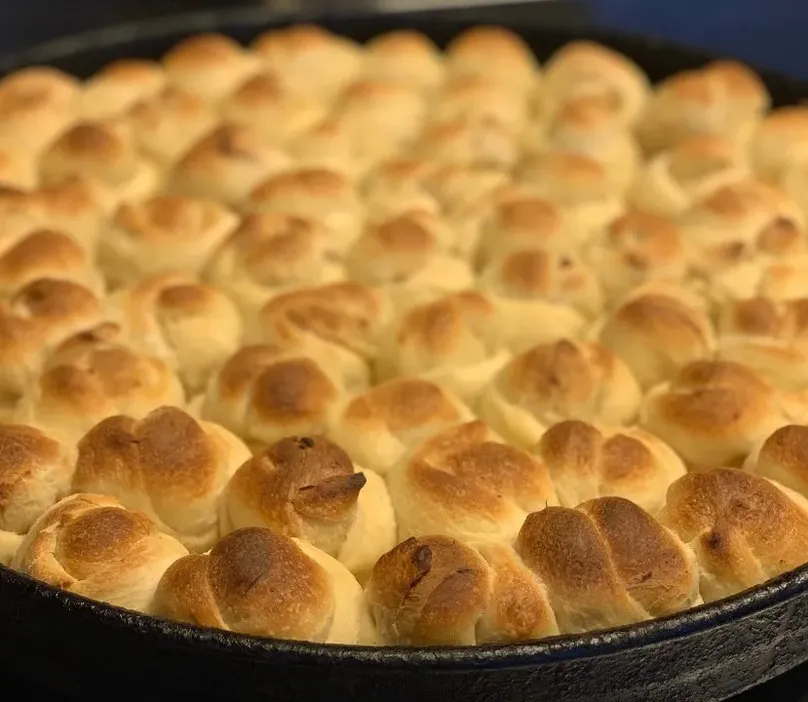 Garlic Home Rolls (6) image