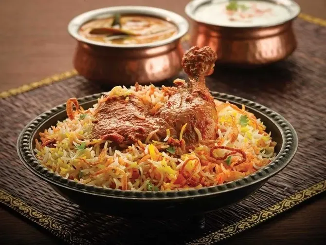 Hyderabadi Chicken Dhum Biryani image