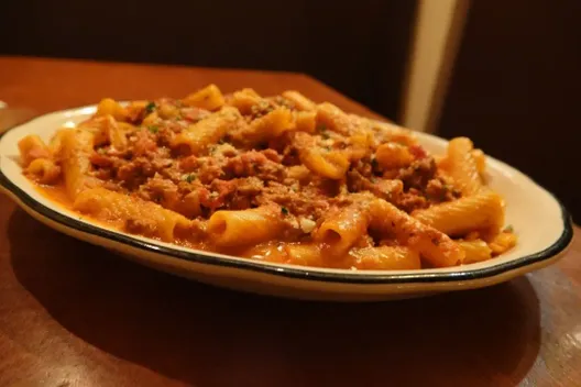 Rigatoni Bolognese image