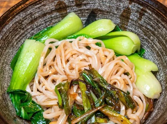 N7 Scallion And Ginger Noodles image