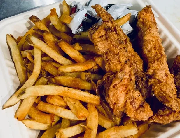 CHICKEN FINGER DINNER image