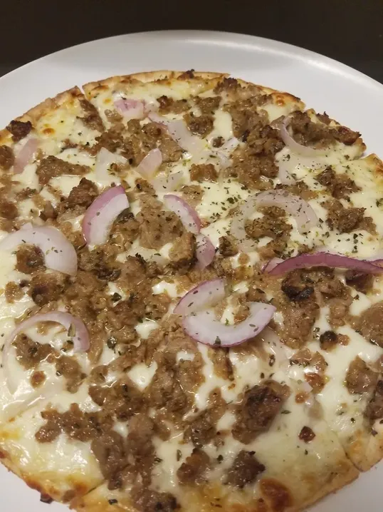 White Garlic Pizza image