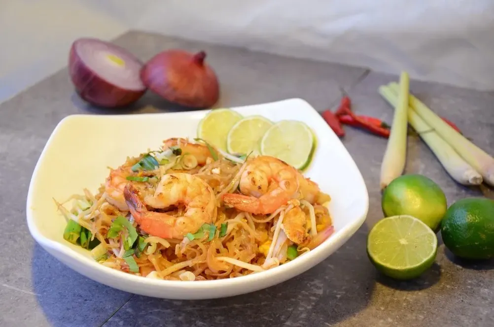 Spicy Basil Pad Thai 👍🥦🌶️🌶️ image