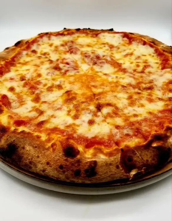 Classic pizza image