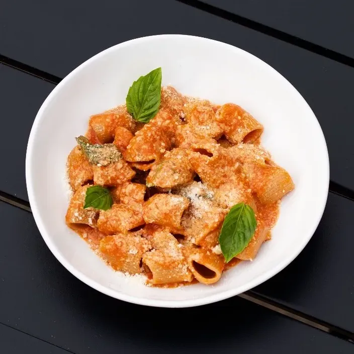 Rigatoni alla Pomodoro image