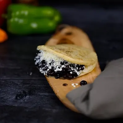 Arepa Domino image