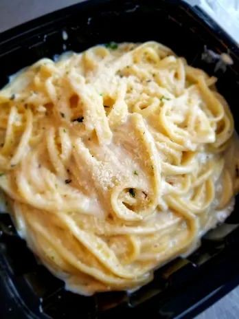 Linguini Alfredo image