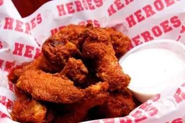 10 WINGS image