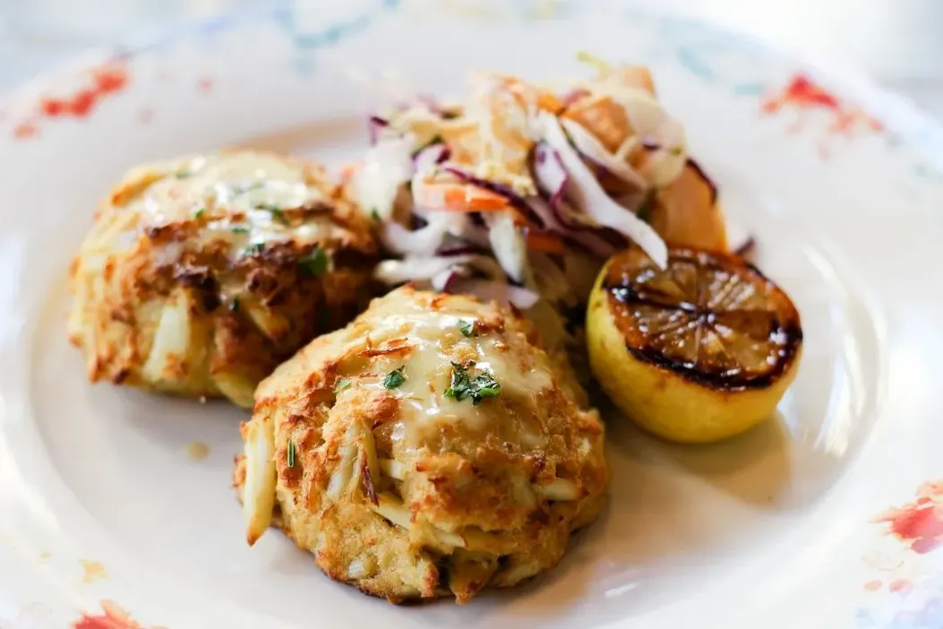 Single Crab Cake Entree image