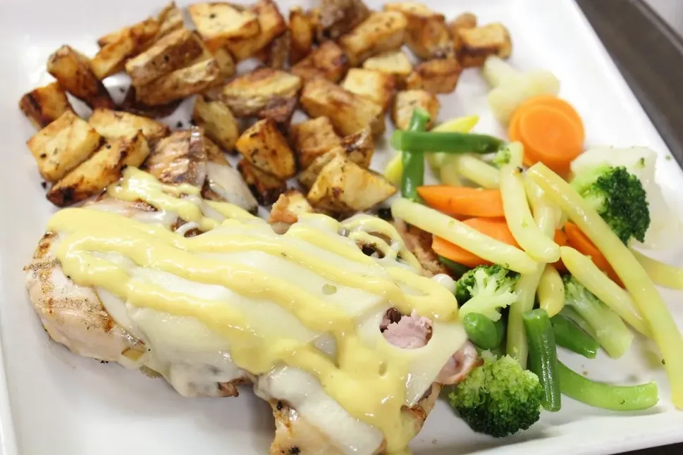 Chicken Cordon Bleu image