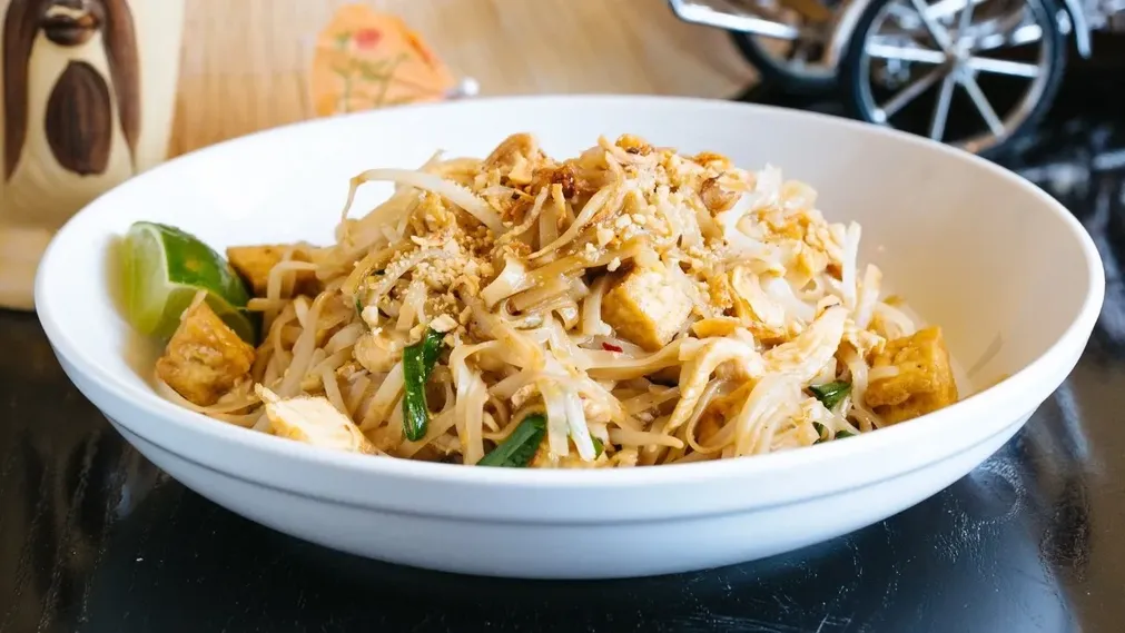Chicken Pad Thai image