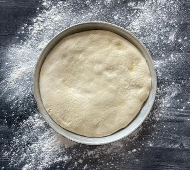 medium pizza image